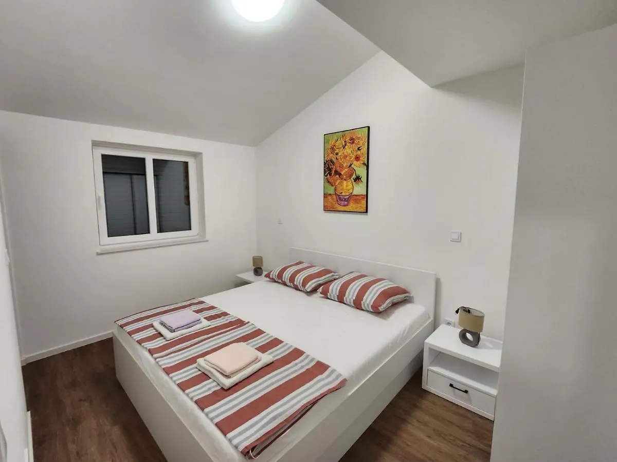 Apartment Apartmani M&L I M&J Malinska Croatia