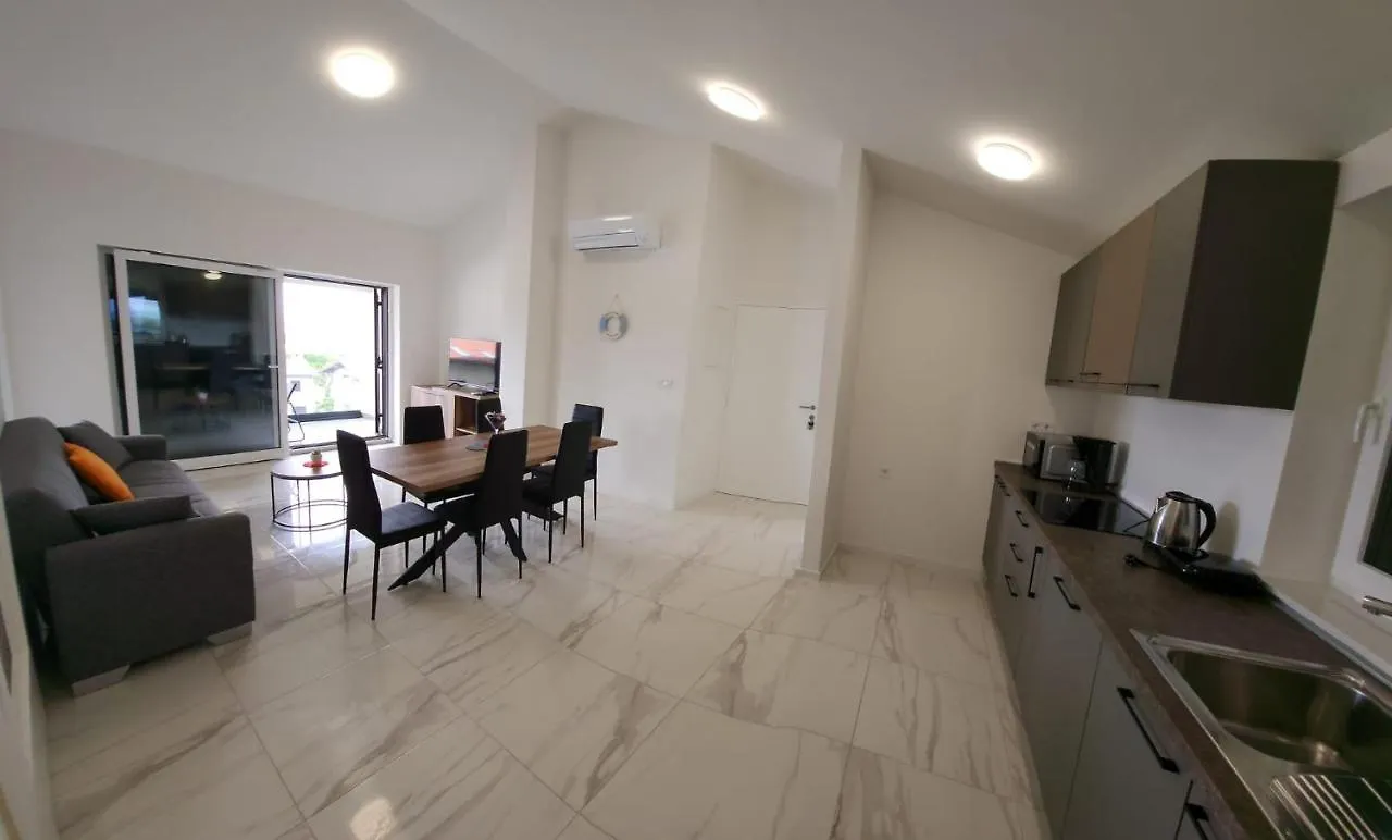 Apartmani M&L I M&J Malinska 0*,  Croatia