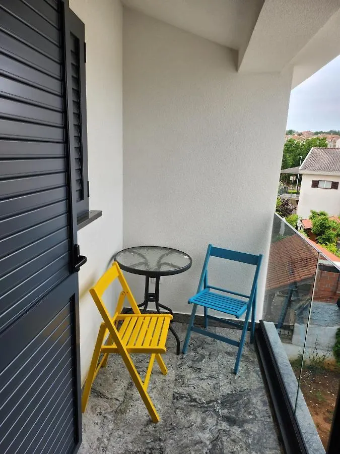 Apartment Apartmani M&L I M&J Malinska